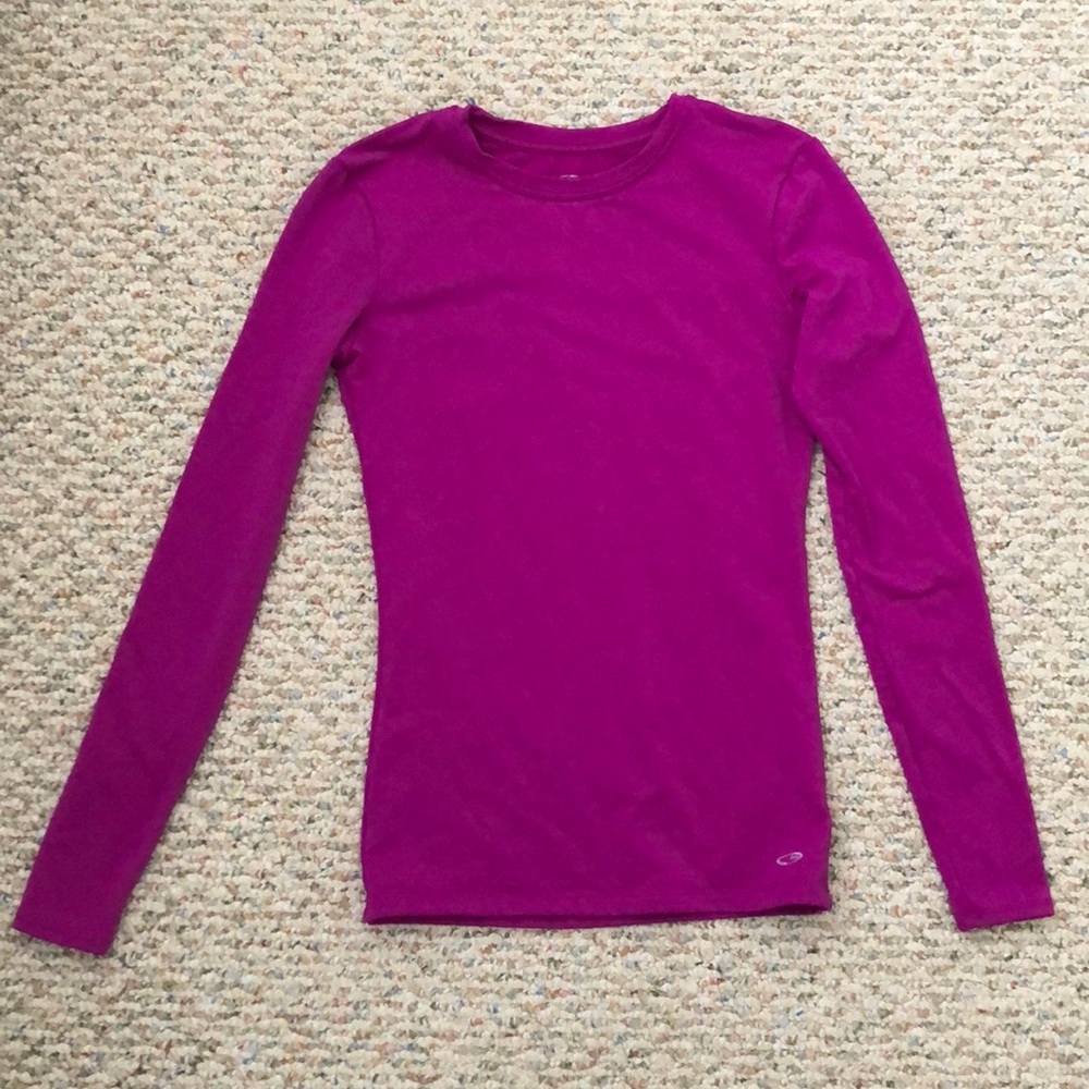 Athletic long sleeve running shirt